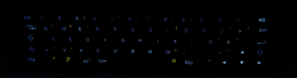 fxtec_pro1_uneven_keyboard_backlight.jpg